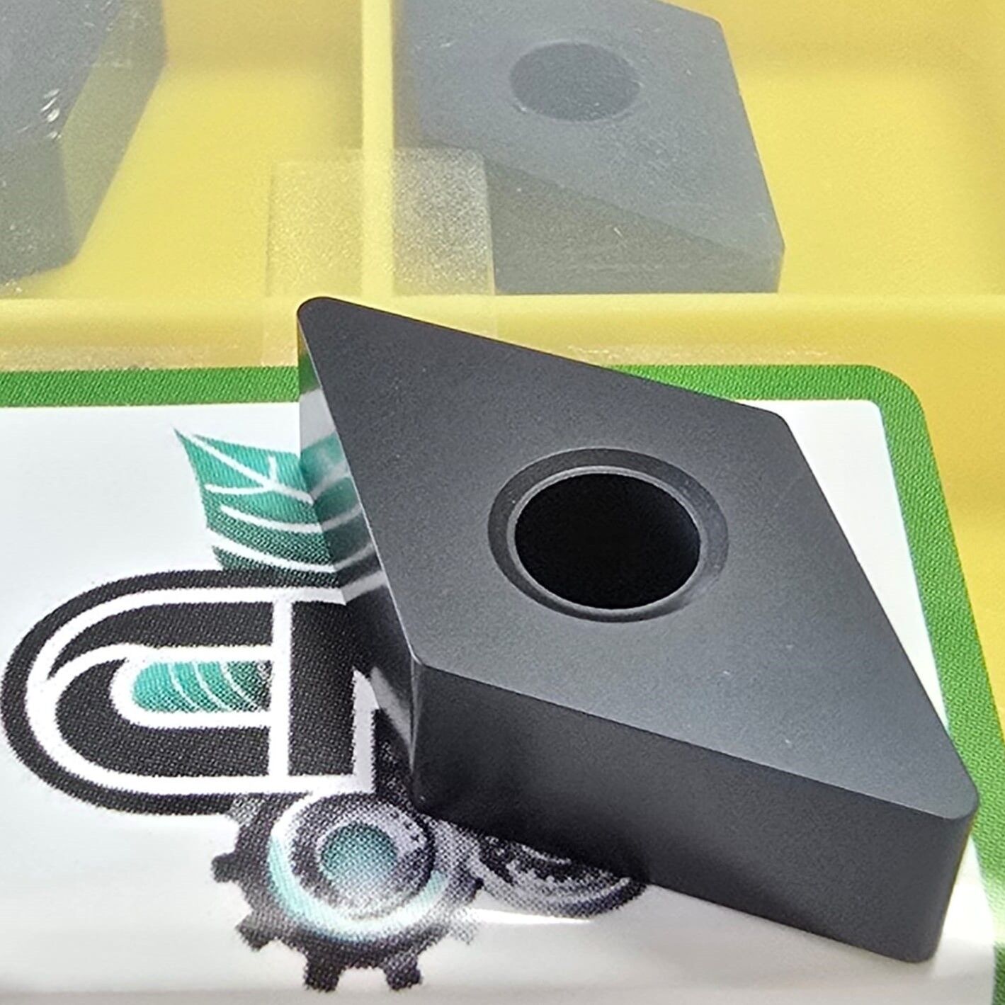 DNMA 150608 CC3215 ( Döküm Tornalama ) Elmas Uç